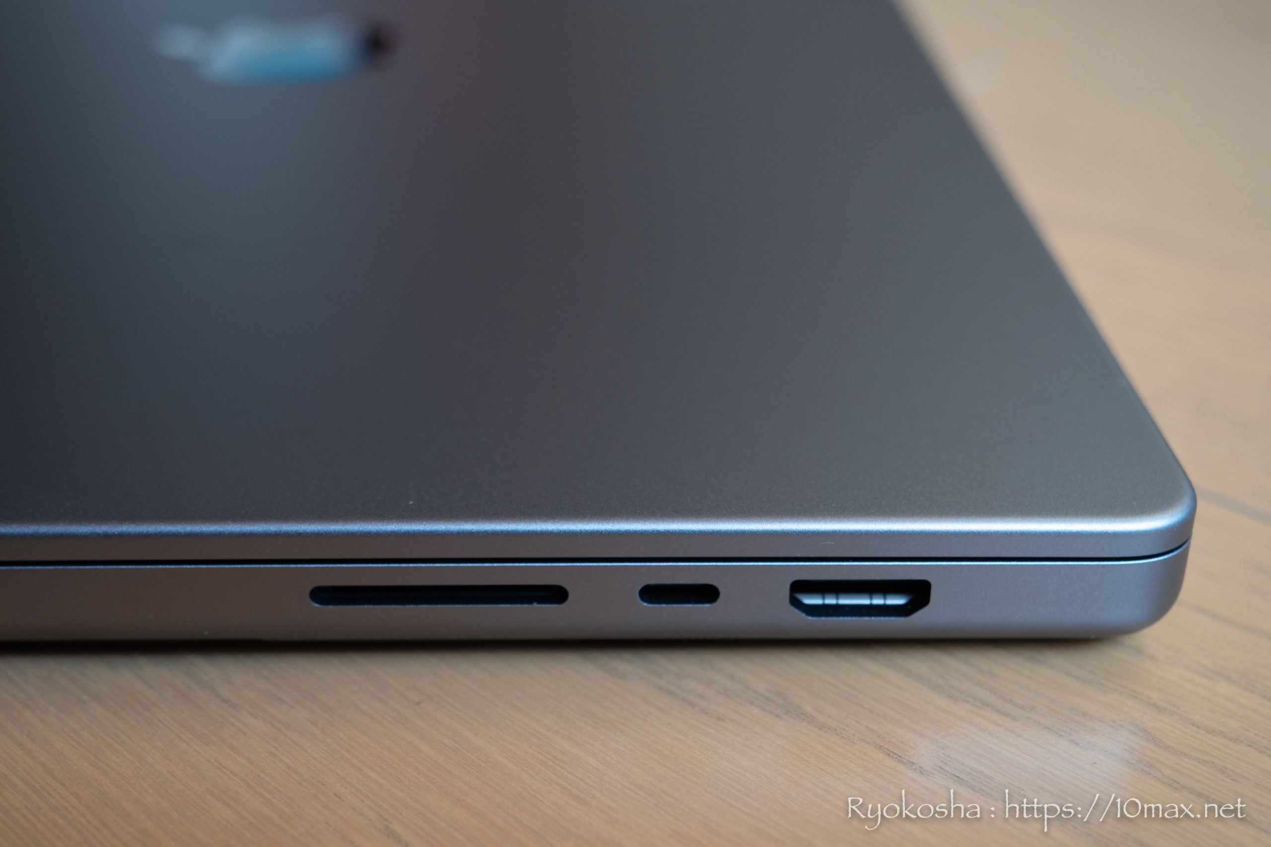 MacBook Pro　16インチ　M1 Pro　レビュー　SDXCカードスロット　USB-C　Thunderbolt 4　ポート　HDMI